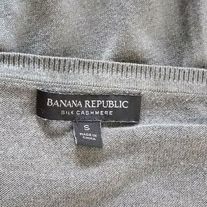 Banana Republic Sweaters - Banana Republic silk cashmere sweater size small Banana Republic Sweaters - Banana Republic silk cashmere sweater size small